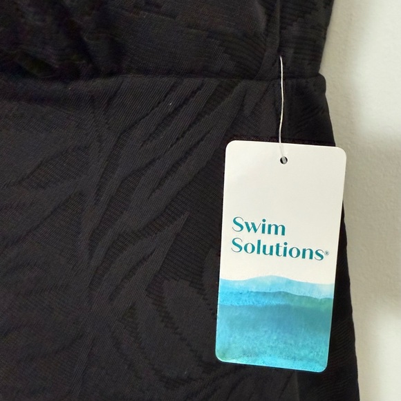 Swim Solutions Swimsuit Womens 16 Black Leaves One Piece Flyaway Swimdress - Picture 4 of 14